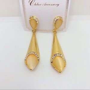 Earrings Crystal Pale yellow and gold tone PIERCED